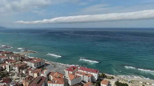 Samsun’da Nadir Rulo Bulut Gökyüzünü Süsledi