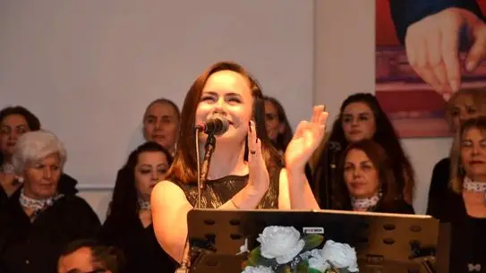 Konserde sahneye çıkan sanatçılar