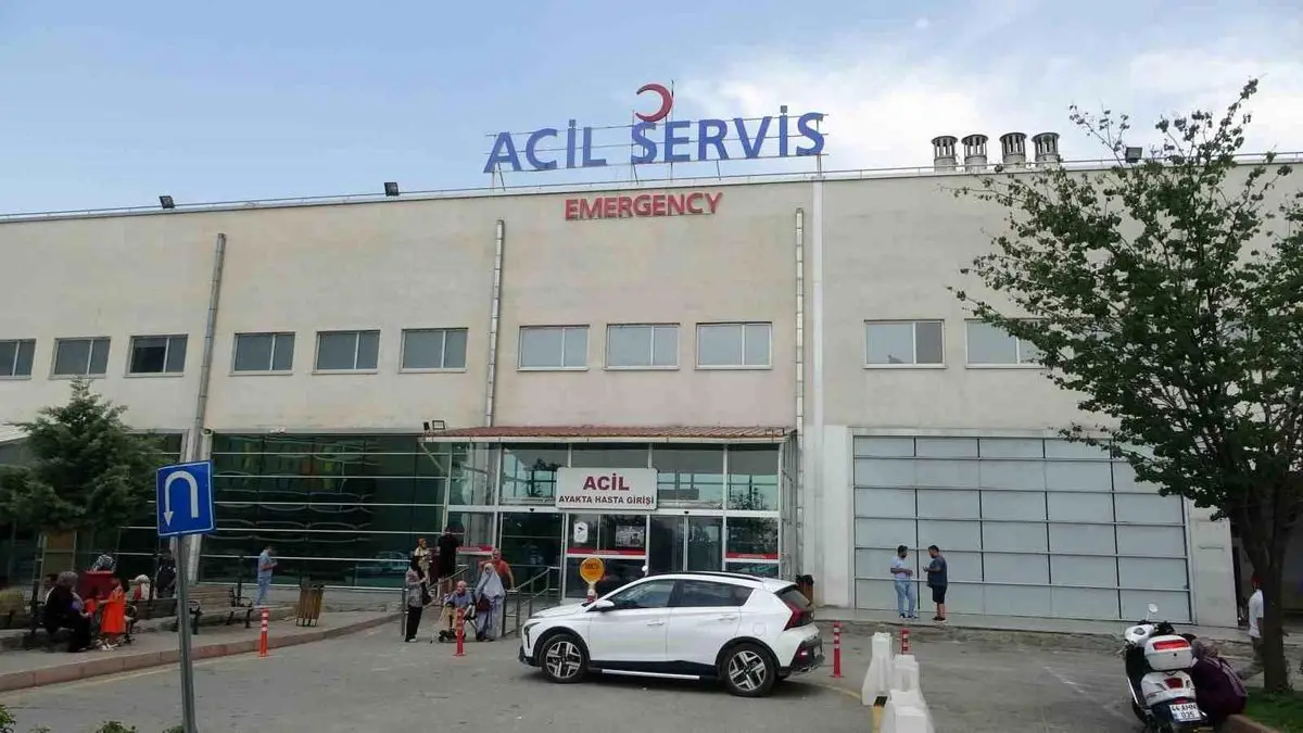 Malatya Yeşilyurt'ta İki Araç Çarpıştı: 3 Kişi Yaralandı