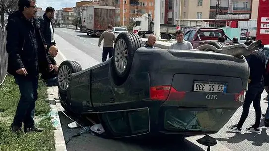 Konya’nın Karapınar İlçesinde Otomobil Takla Attı: 2 Yaralı