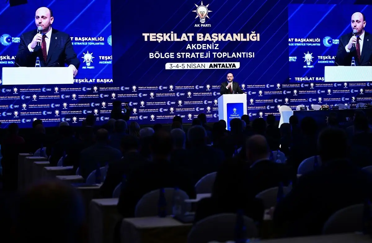AK Parti Genel Başkan Yardımcısı Büyükgümüş, CHP'yi Rakip Olarak Nitelendirdi