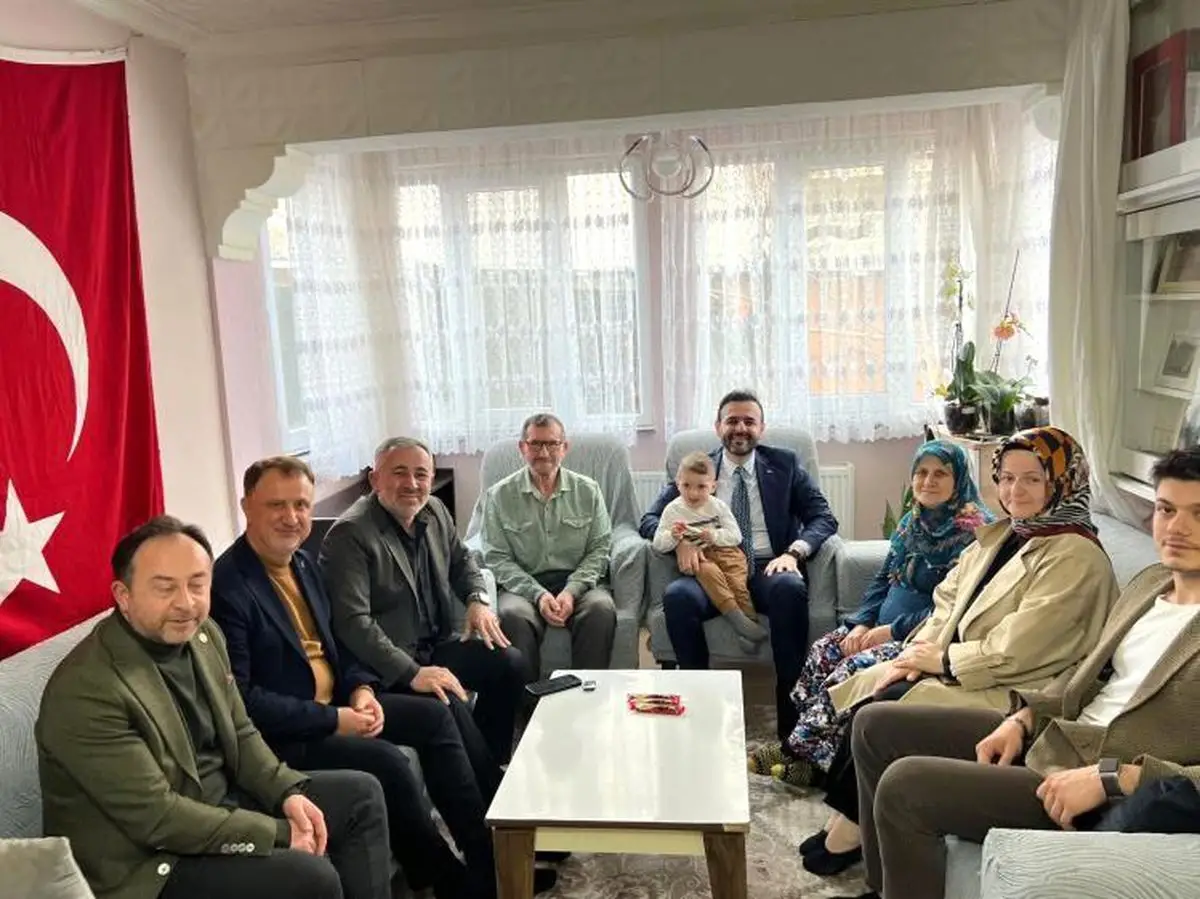 AK Parti Heyeti, Şehit Osman Er’in Ailesini Bilecik’te Karşıladı