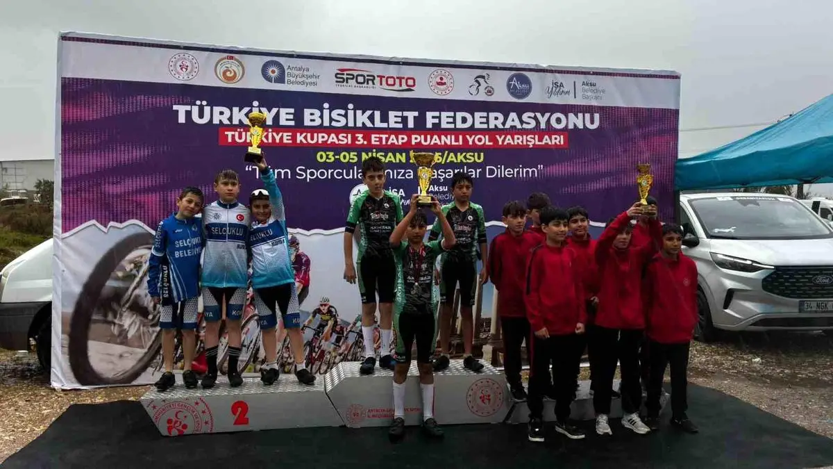 Akhisar İlçe SK, Türkiye Kupası 3. Etap PYY Bisiklet Yarışları'nda Şampiyonluğa Ulaştı