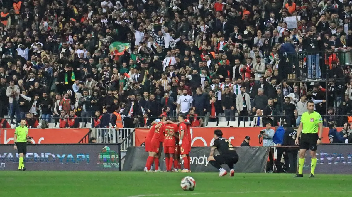 Amed, Boluspor'u 6-1'lik Çarpıcı Galibiyetle Puanını Sabitledi