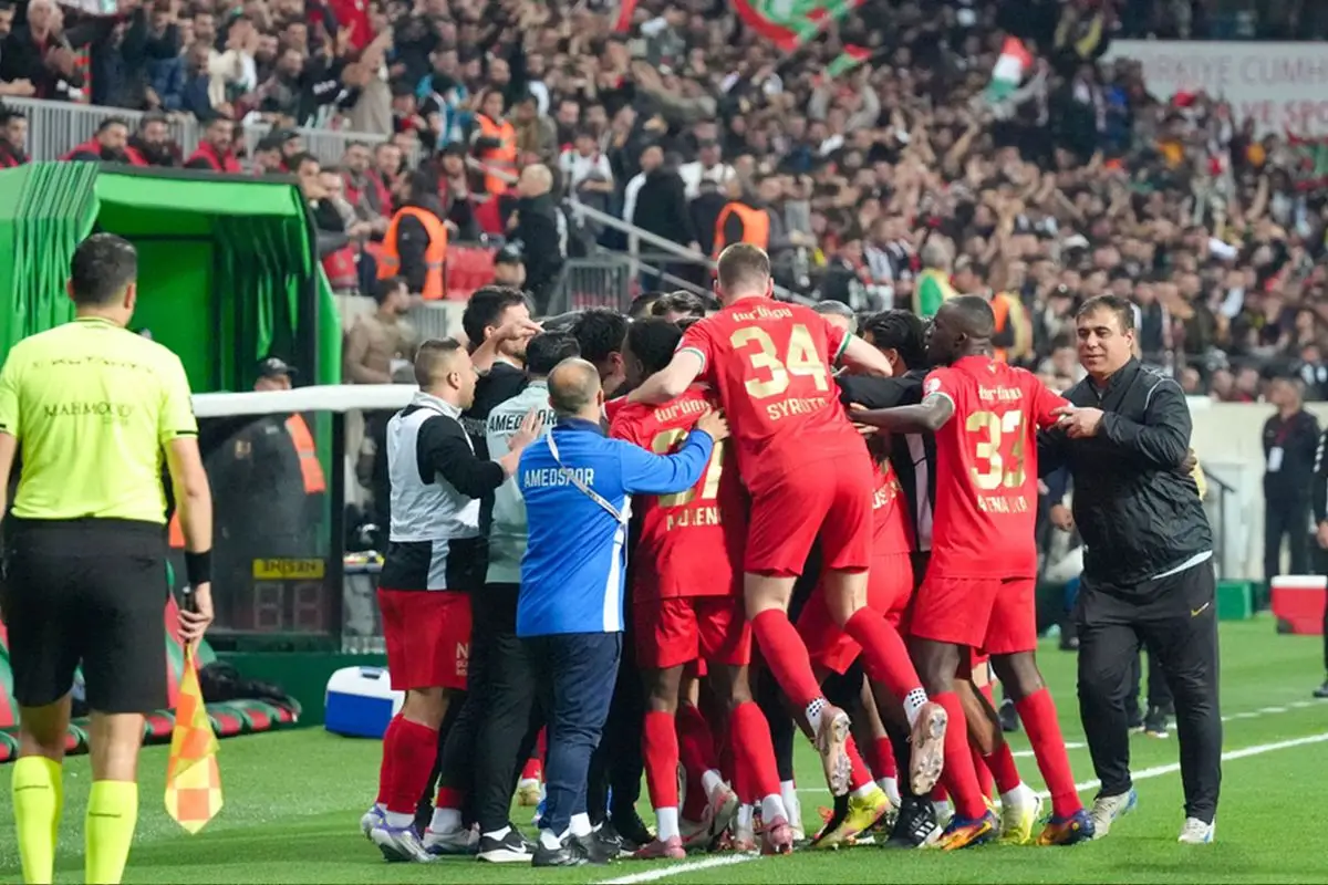 Amedspor, Boluspor'u 6-1 Bozarak Liderliğini Sürdürüyor