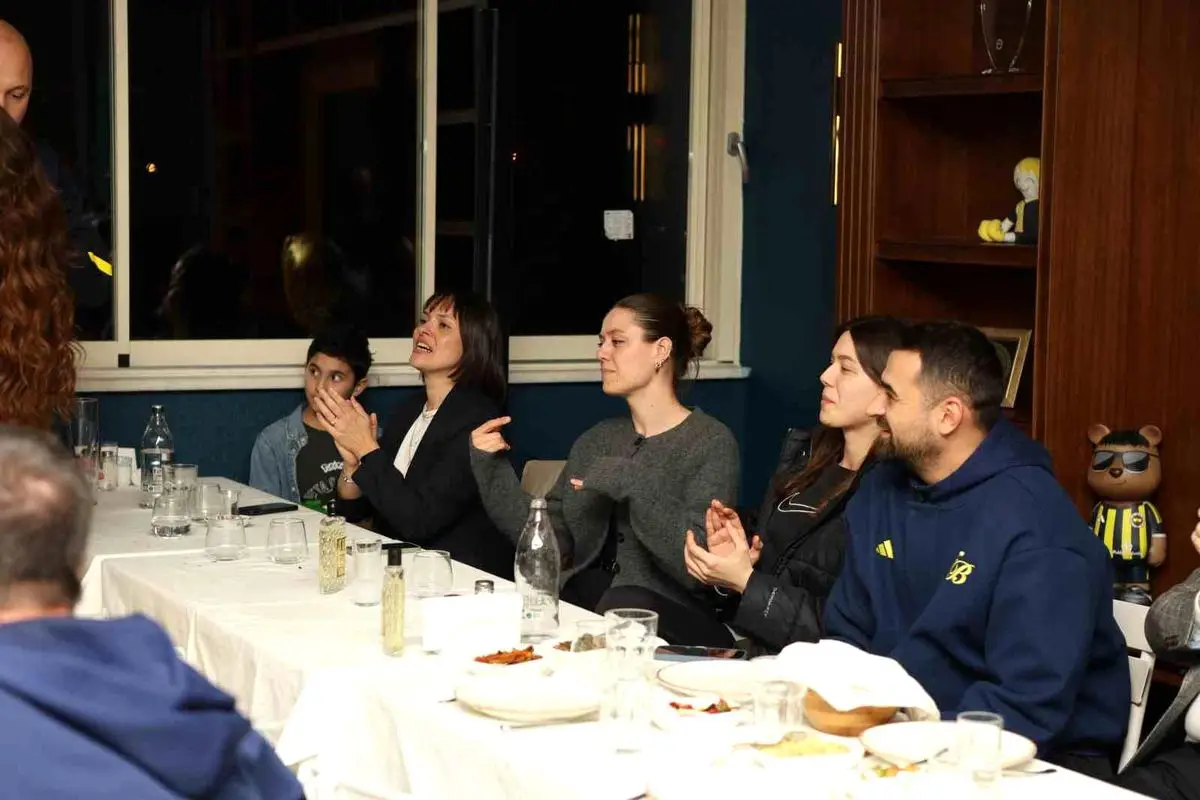 Fenerbahçe Opet, 2025-2026 Şampiyonluğunu Coşkuyla Kutladı