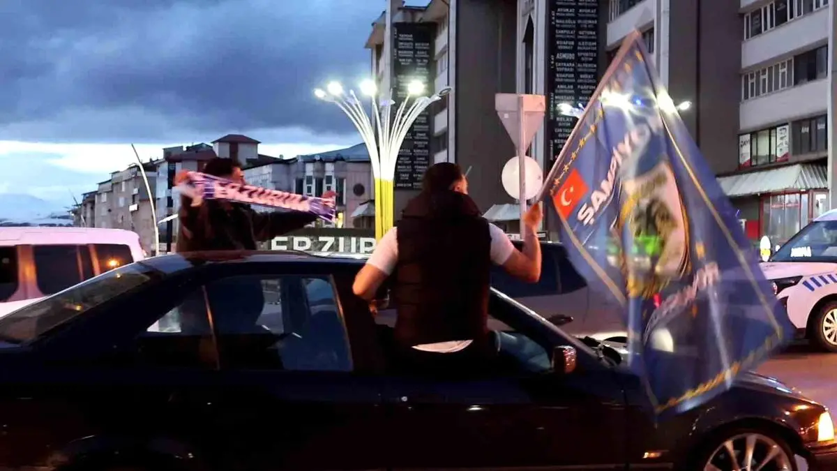 Erzurumspor FK, Şampiyonluk Yolunda: Taraftarlar Şehrin Sokaklarını Coşkuya Boşalttı