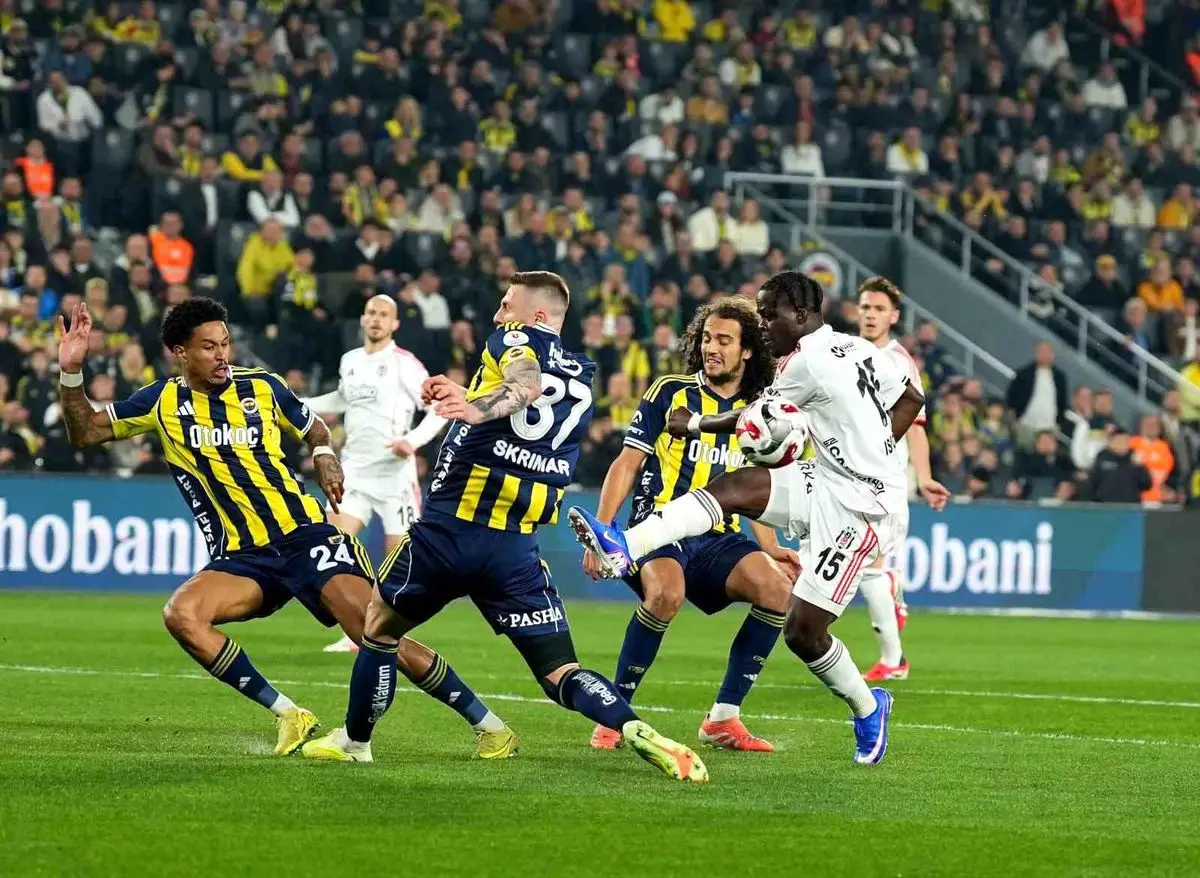 Fenerbahçe, Beşiktaş'ı 1-0'lık Zaferle Geçti: 7 Maç Sonra Kaleyi Kapatıyor