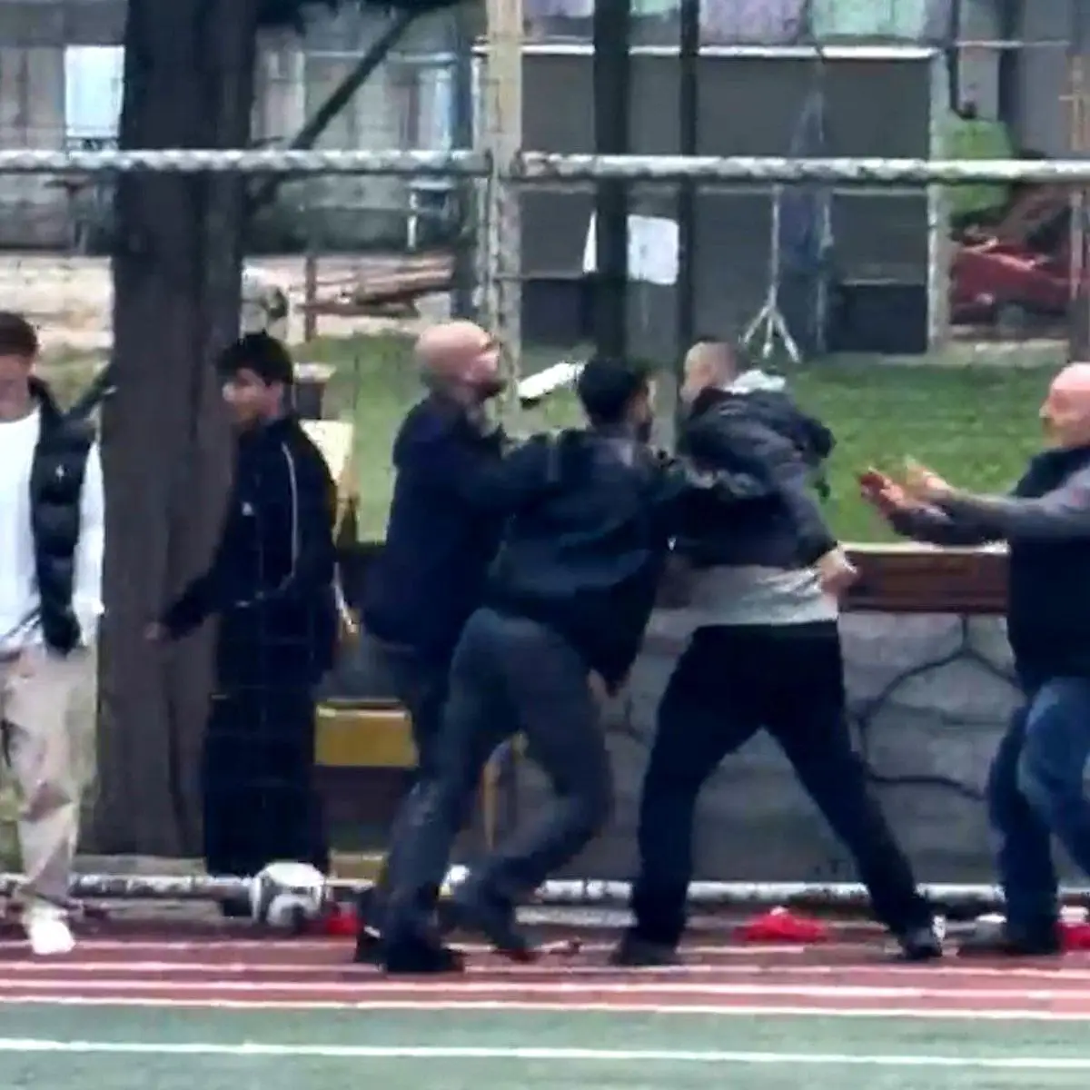 Derince U11 Maçında Hakeme Yönelik Saldırı Girişimi Önlendi