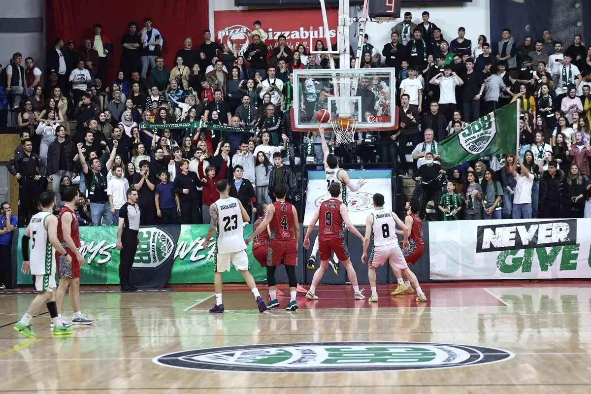 Sakarya BŞB, Çiftlikköy'ü 87-81 Mağlup Ederek Play‑Off Serisini Açtı