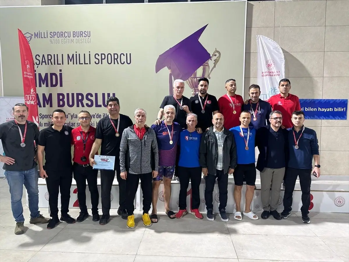 Şanlıurfa’da 8 İlden Sporcuların Katıldığı Büyük Yüzme Yarışı