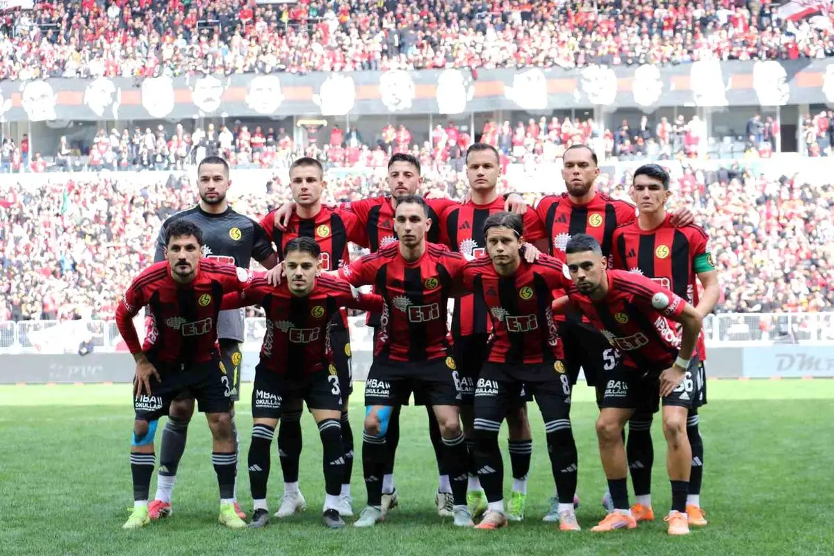 Eskişehirspor, Kütahyaspor'u 4-0 Mağlup Ederek 28. Hafta'da Liderliğe Yükseldi