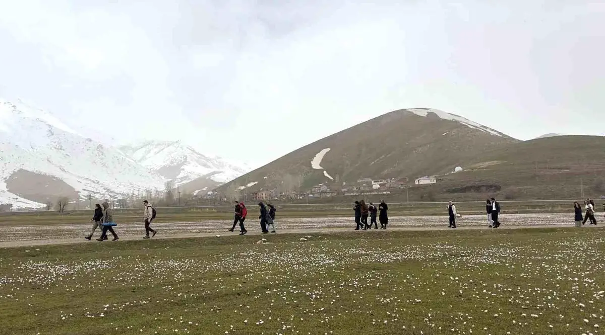 Bitlis Eren Üniversitesi’nden Güzeldere Vadisi’nde Doğa Yürüyüşü ve Fotoğraf Atölyesi