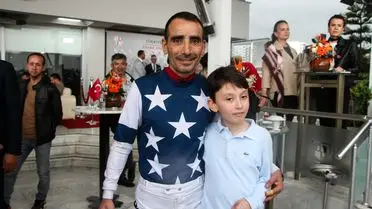 Dapper Man zafer anı