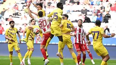 Maçın kritik anlarından bir fotoğraf