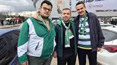 Maç öncesi Bursaspor taraftarlarının destek pankartı
