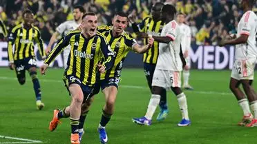 Fenerbahçe, Beşiktaş'ı Uzatmalarda 1-0 Yenerek Galatasaray'ın Puan Açığını Kapatıyor