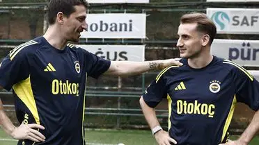 Mert Hakan Yandaş, Beşiktaş Derbisinde Tribünden Destek Veriyor