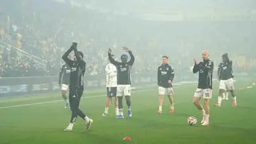 Derbi anı: Fenerbahçe ve Beşiktaş mücadele içinde