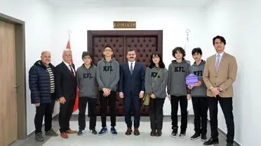 Kefal‑X takımı projesini sunarken