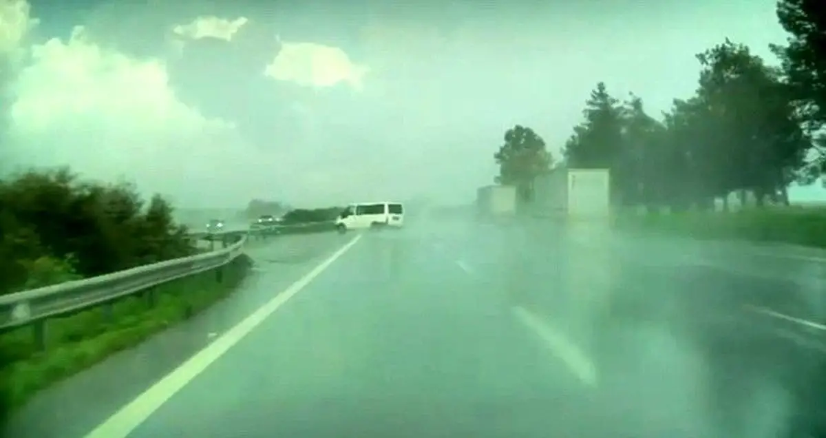 Adana Otoyolunda Panelvan Takla Attı: Yaralılar Hastaneye Sevk Edildi