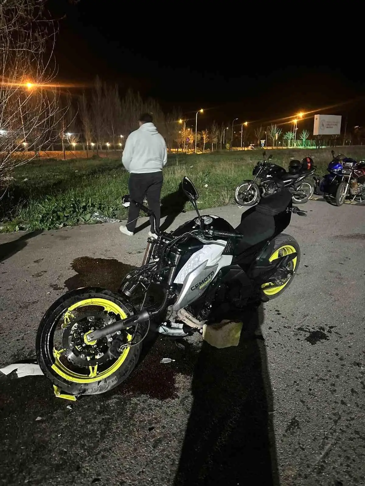 Eskişehir'de akrobatik motosiklet gösterisi çarpışma sonucu iki sürücü yaralandı