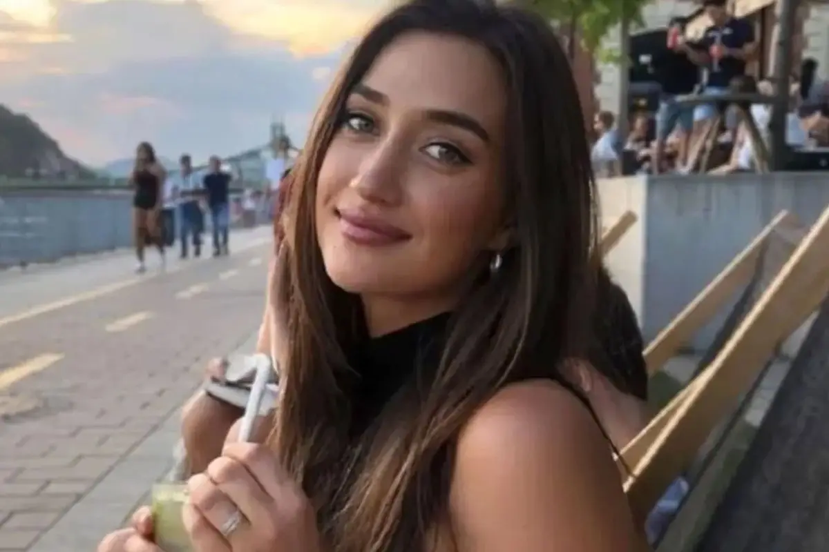 Gran Canaria’da Bulunan Yarı Çıplak Kadının Kimliği Annabelle Lovas’a Ait Çıktı