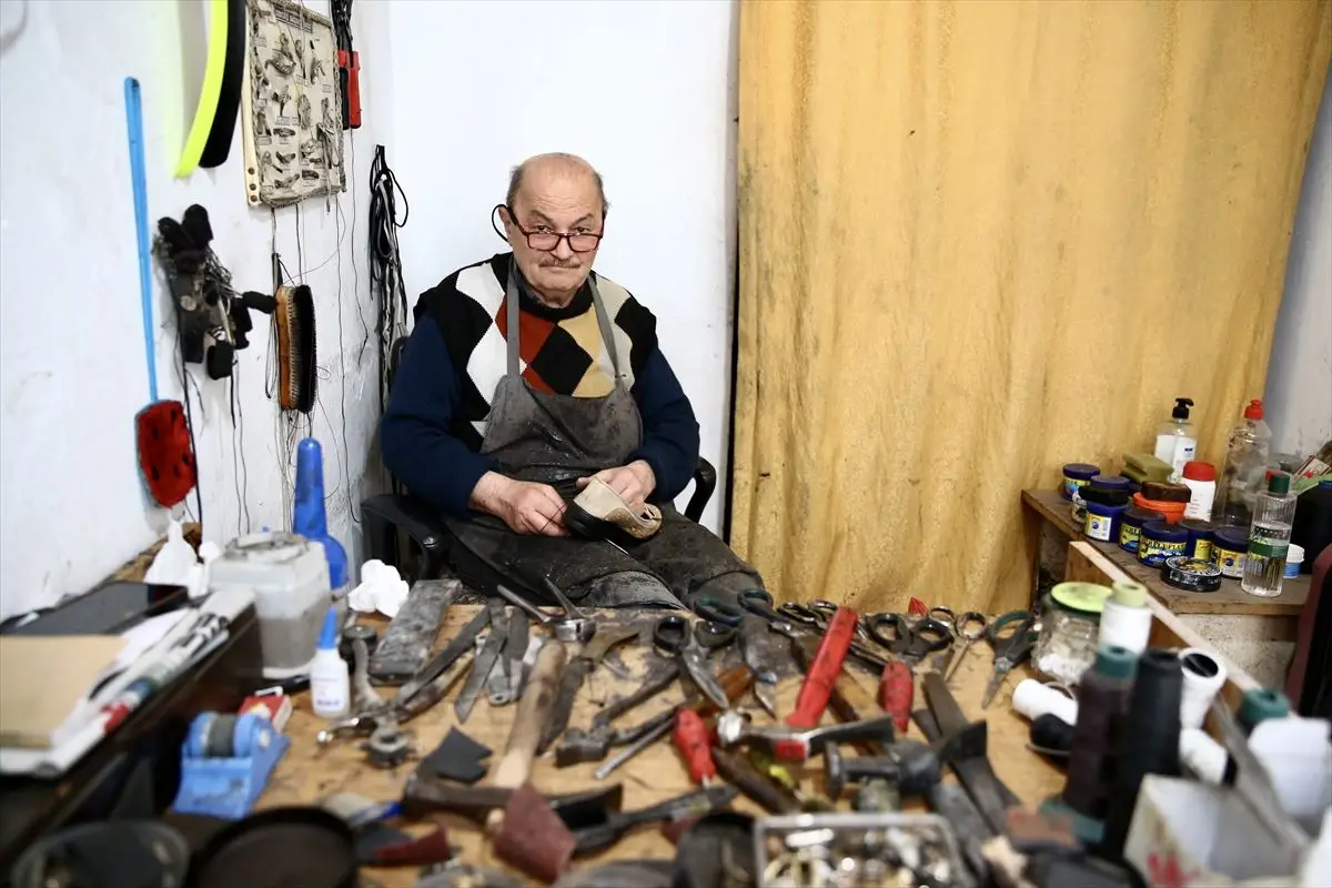 Giresun'un Ayakkabı Tamircisi Hüseyin Çalık'tan Duygusal Vefa Duruşu