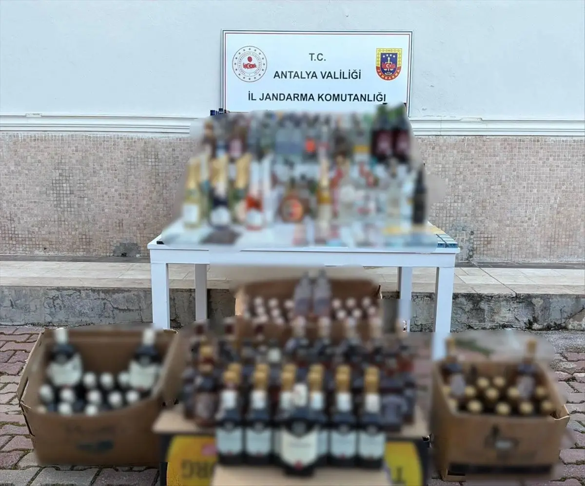 Antalya Kepez'te 1.150 Litre Kaçak Alkol ve 135 Paket Sigara Ele Geçirildi