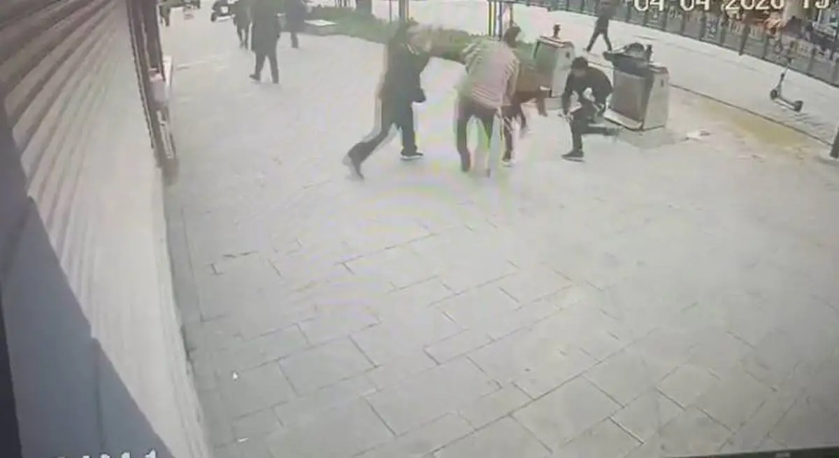Fatih’te Sokaklarda Kardeşler Arasında Şiddetli Tartışma ve Darbeler