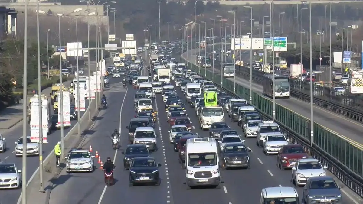 İstanbul’da Trafik Yoğunluğu %69’a Çıktı: Hafta Başının Şoku