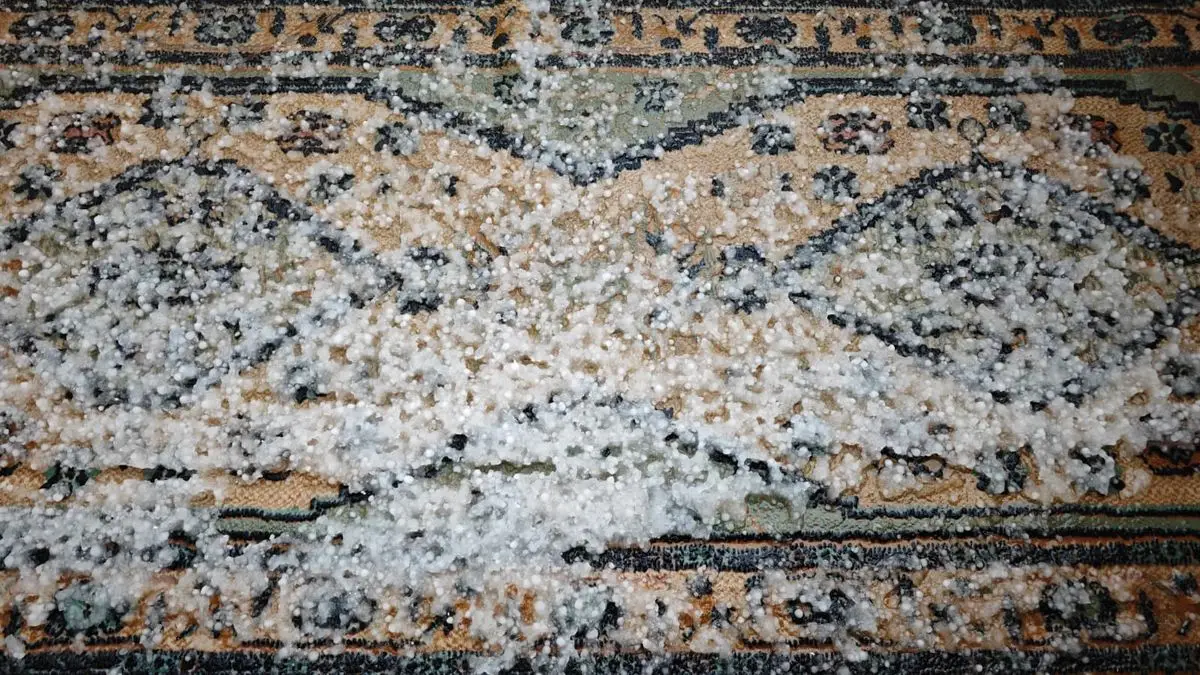 Midyat’ta Ani Dolu ve Sağanak Yağış Trafiği Felçledi