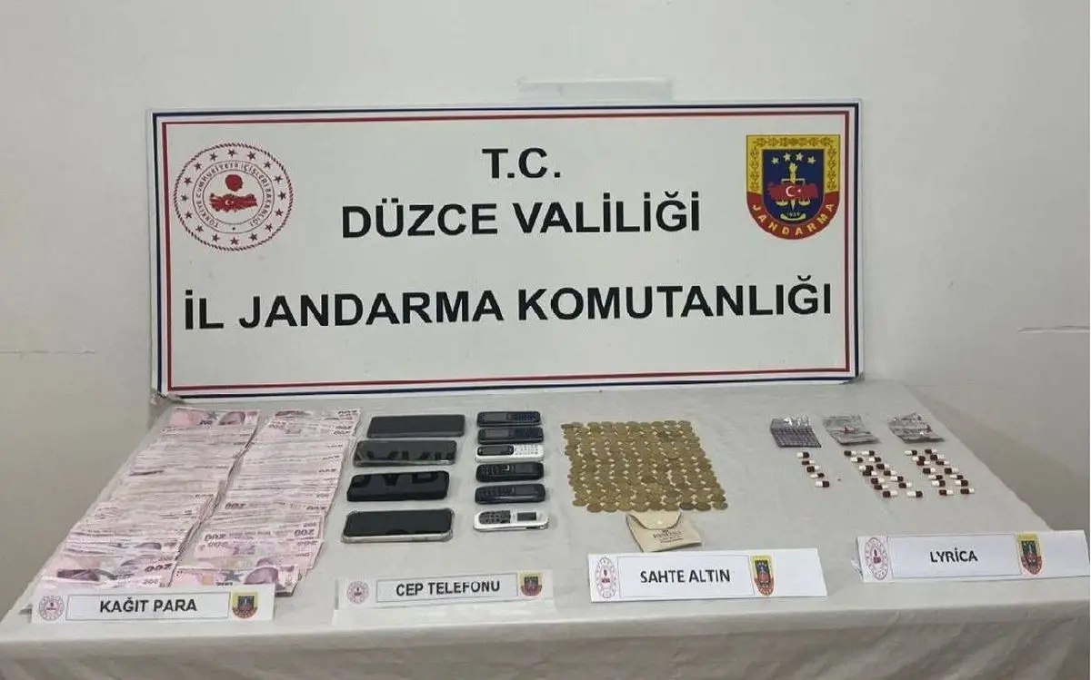 Düzce'de 4 Şüpheli, Sahte Altın Operasyonuyla 560 Bin TL'yi Emniyete Teslim Etti