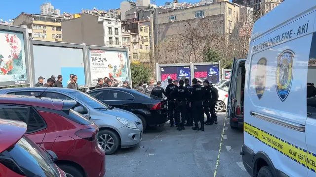 Olay yerindeki polis ekipleri