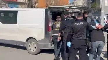 Polis memurları olay yerinde