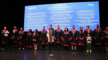 MAKÜ 20. yıl ödül töreni sahnesi