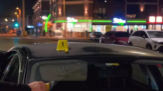 İnegöl’de yorgun mermi isabet eden araç