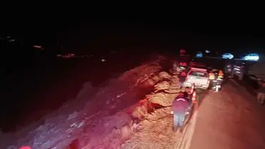 Uçurumda bulunan araç ve sürücü