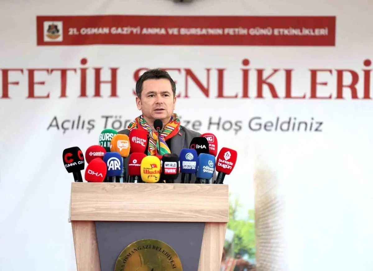 Osmangazi'de 700. Yıl Fetih Coşkusu: Tarihi Anma ve Kutlamalar Şehrin Sokaklarını Doldurdu