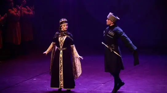 Samsun’da Çerkez Sürgünü’nü Anlatan “Ateşin Çocukları Nartlar” Gösterisi Sahneye Çıktı