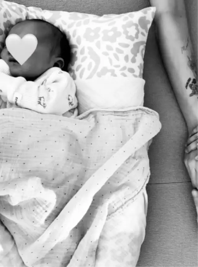 Mesut ve Amine Özil'in aile fotoğrafı