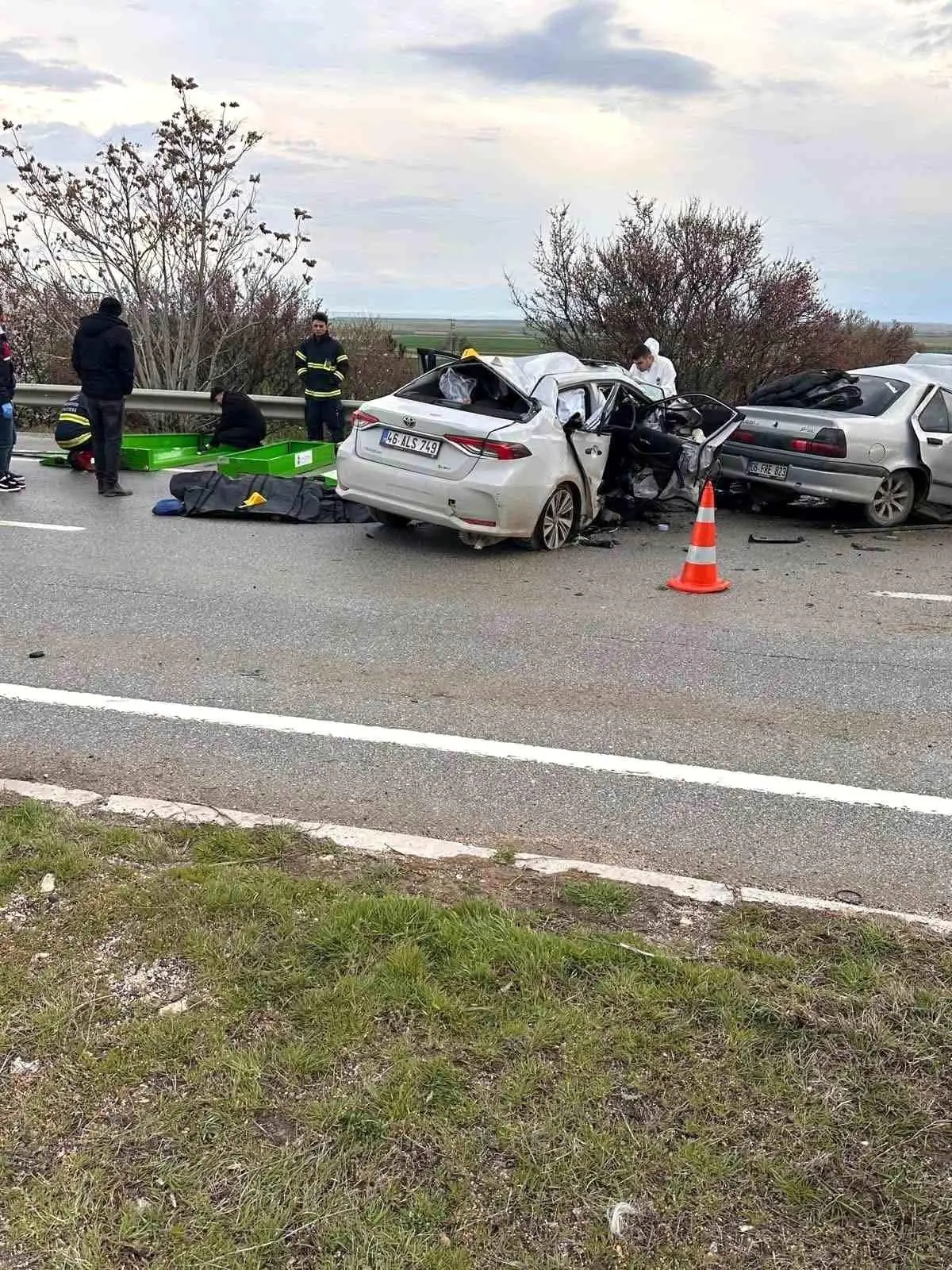 Polatlı-Sivrihisar Karayolunda Çarpışan İki Otomobilde 4 Kişi Hayatını Kaybetti