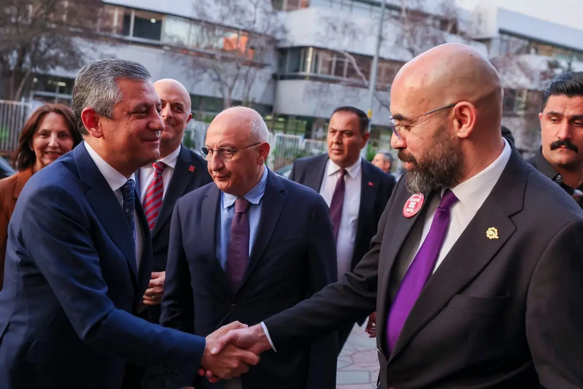 İktidar Değişimiyle Medya Özgürlüğü Yeniden Şekillenecek: Özgür Özel'in Açıklamaları