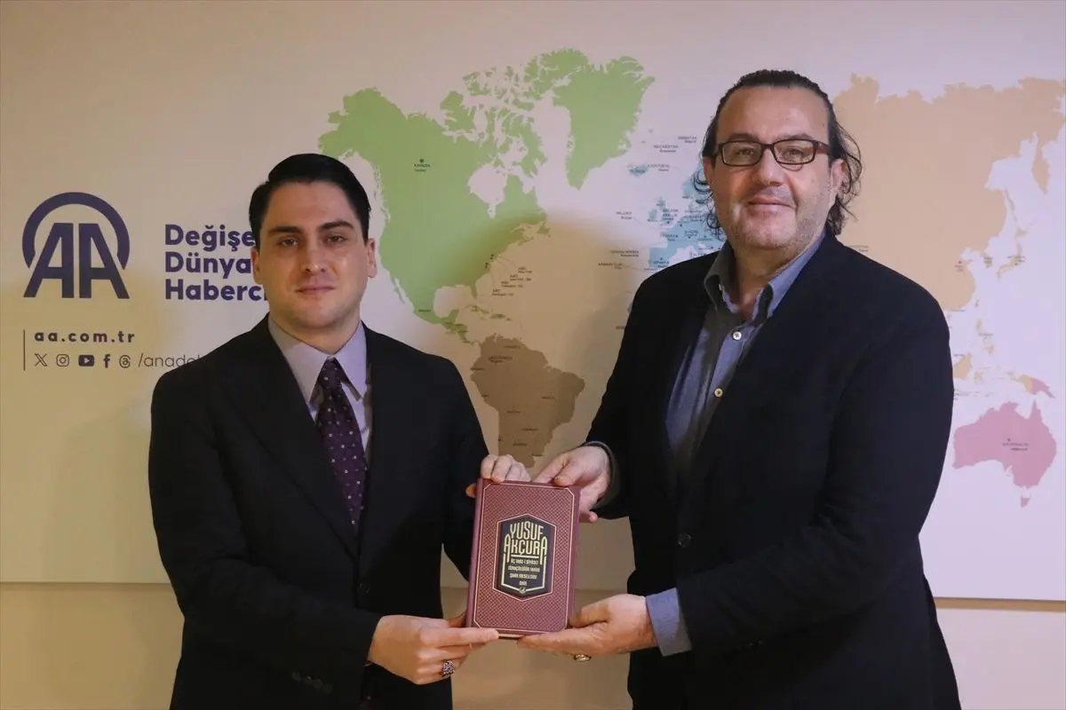 İzmir'de AA 106. Yılı Coşkuyla Kutlandı: Ülkü Ocakları'ndan Özel Açıklama