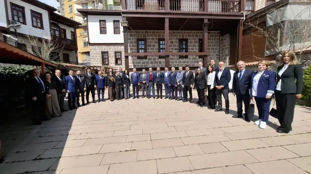 Yerel yönetim toplantısı