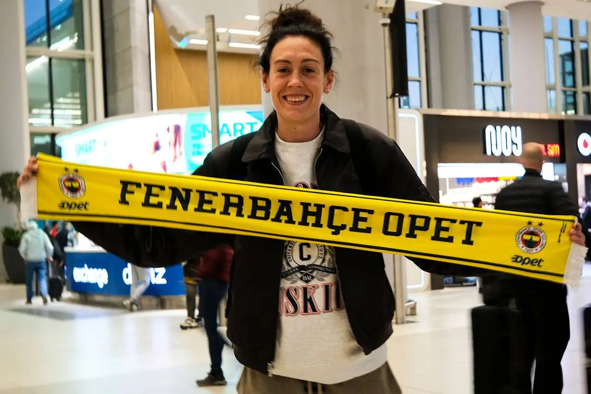 Breanna Stewart, Fenerbahçe Opet’in Kadrosuna Geri Döndü ve İstanbul’da