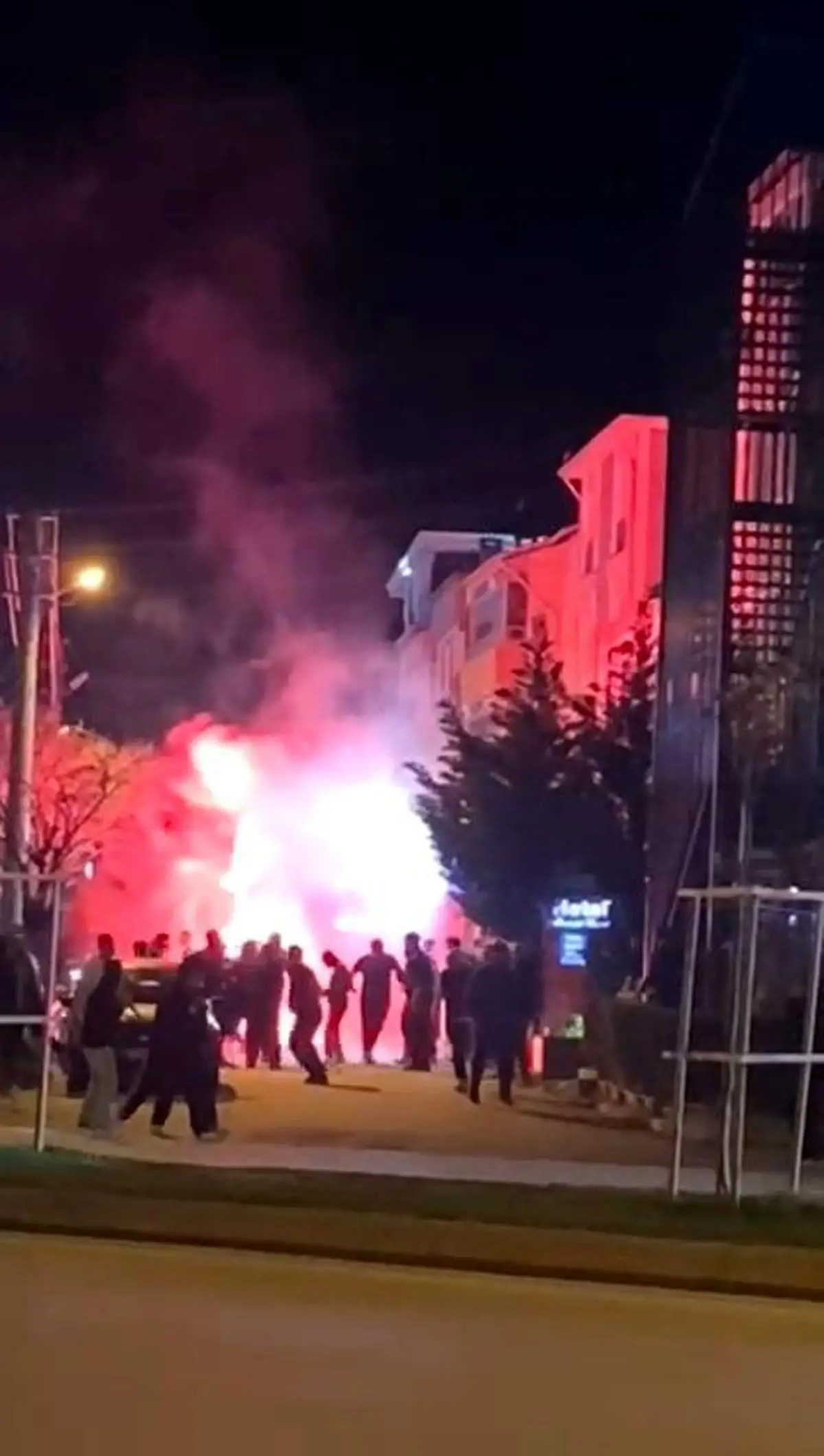 Edirne'de Derbi Sonrası Taraftar Çatışması: Polis Müdahalesi ve Güvenlik Önlemleri