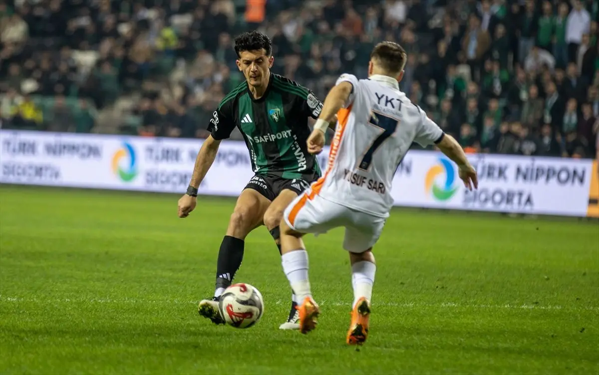 Kocaelispor ve RAMS Başakşehir Golsüz Beraberlikle Sahaları Paylaştı