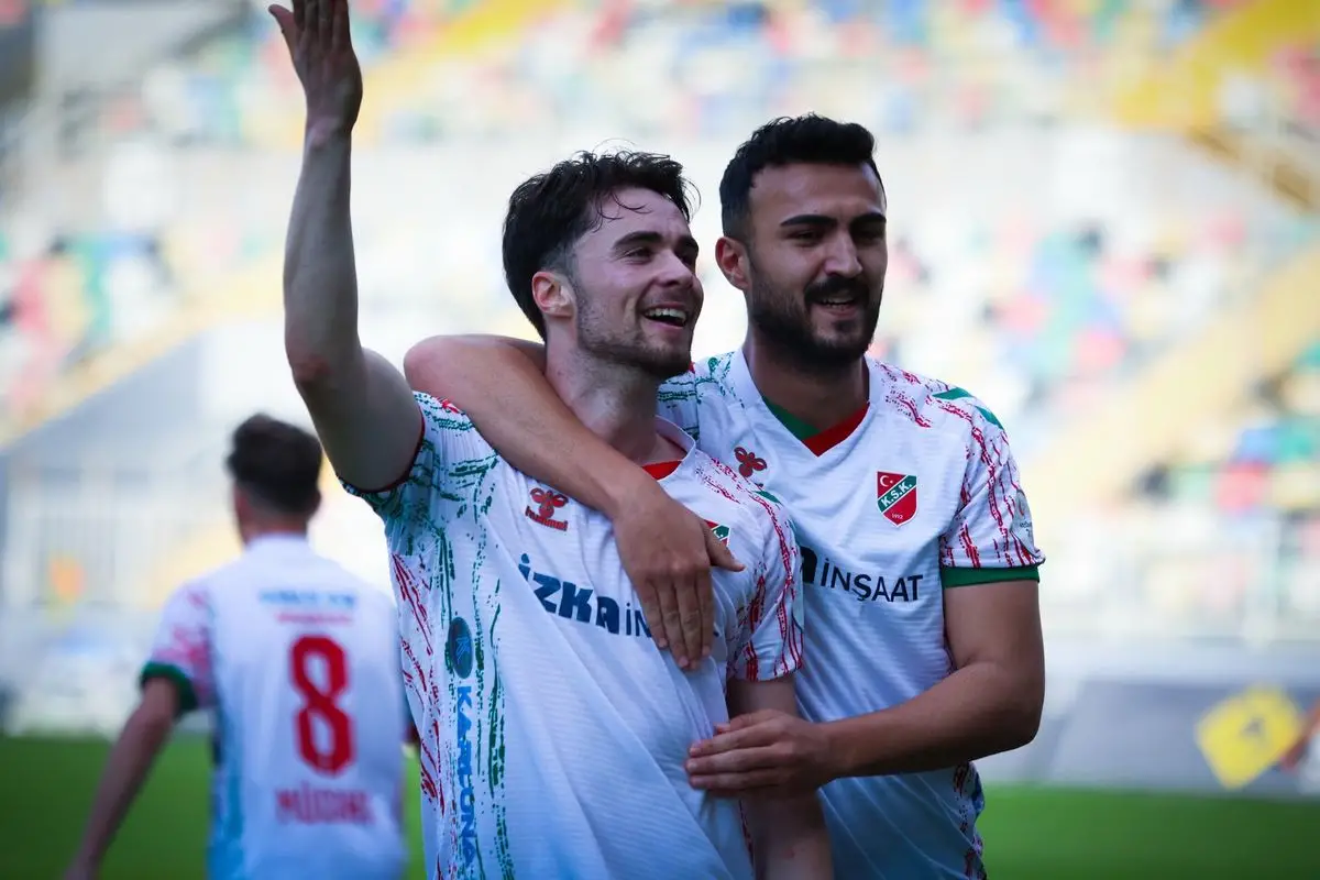 Karşıyaka, Bornova 1877'yi 5-0 Mağlup Ederek Play‑Off’a Hazırlandı