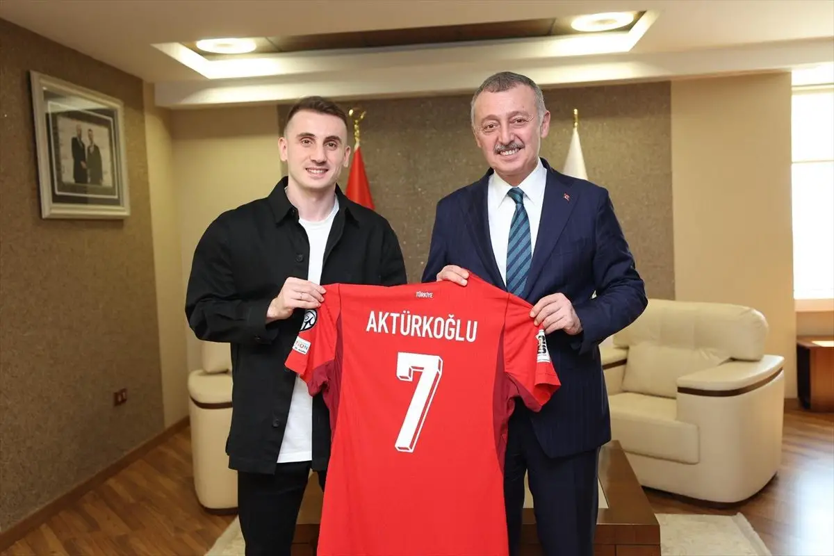 Kerem Aktürkoğlu, Kocaeli Belediye Başkanı Büyükakın ile Şehrin Spor Projelerini Görüştü